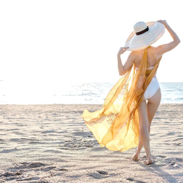 Summer.. ☀️ ​​​​​​​​​
Happy #summersolstice 

#ourfavoriteseason 
#chichiluna
#resortwear
#handprinted 
#beachchic
#inspiredbynature