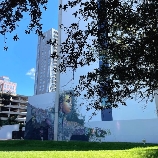Slow down enough to see the beauty all around you..⠀⠀⠀⠀⠀⠀⠀⠀⠀
⠀⠀⠀⠀⠀⠀⠀⠀⠀
#Sundaystroll⠀⠀⠀⠀⠀⠀⠀⠀⠀
#artinpublicplaces