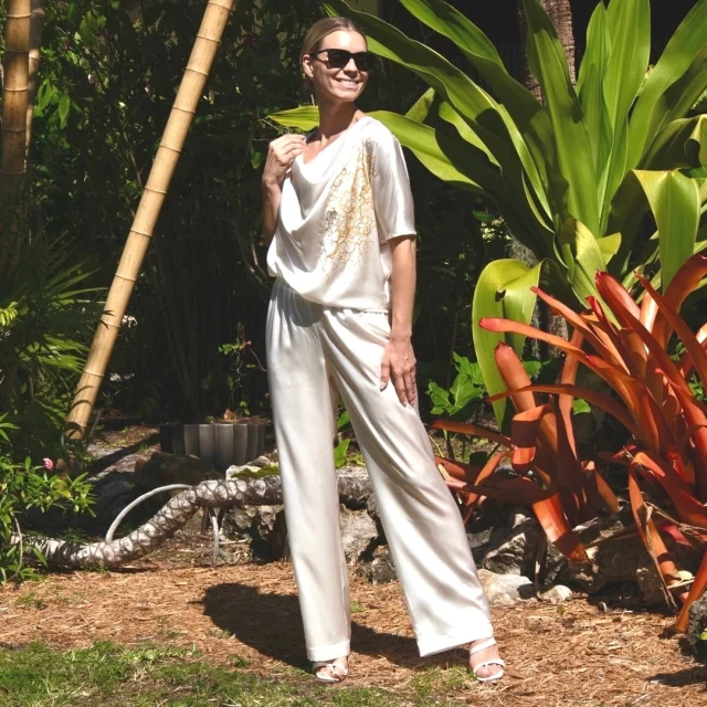 The perfect vibe for resort season! 

A hand-printed ChichiLuna top and pants are both chic and effortless. Ideal for special outdoor gatherings with friends filled with laughter and sunshine.

#thedonnatop
#thesallypant

#luxuryresortwear
#handprinted
#handcrafted
#madetoorder
#naturesart
#sustainable
#slowfashion
#timeless
#artinfashion 
#naturalfabrics
#resortwear
#getthelook
#shop
#luxefashion
#oneofakind
#resortlife
#joyfuloccassions
#vacationwear
#cruisewear
#resortstyle
#chichiluna
#fortlauderdale
#florida